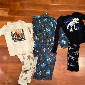Kids Pajamas Set x3- Cream, Gray, and Black

3 long sleeve & long pants jammies